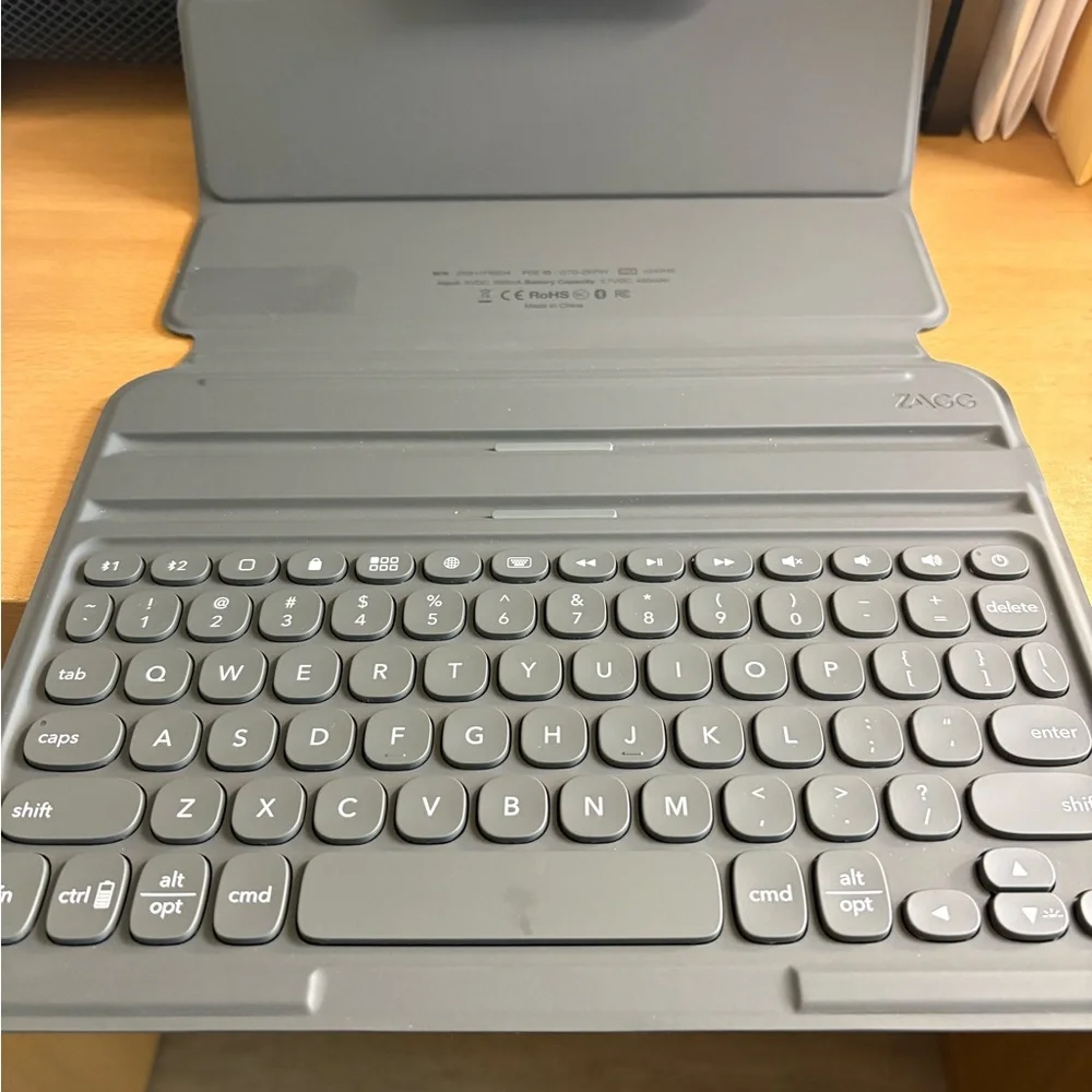 Zagg wireless Bluetooth keyboard for IPad Pro. Gently used, keyboard is clean.